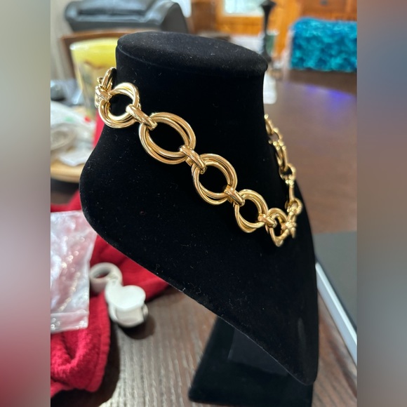Double link chunky choker. Unmarked heavy. EUC. Beautiful shine. - Picture 2 of 6